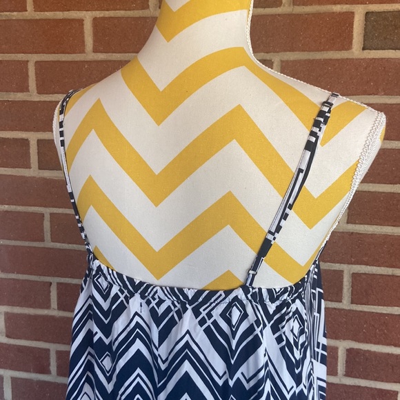 Gap Patterned Maxi Dress - Picture 6 of 13